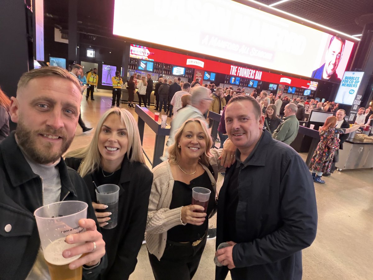 Fantastic evening watching <a href="/JasonManford/">Jason Manford</a> thanks for the laughs 👌