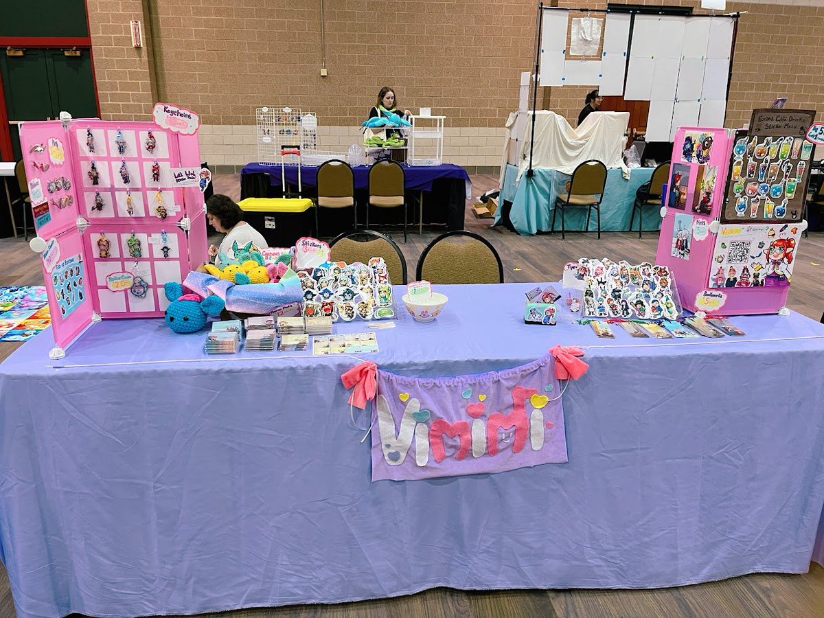 vimimi33's tweet image. as i&apos;ve been trying to catch up on things, i hadn&apos;t had time to post something like this but
@GATEwayFATE  was honestly amazing and i can&apos;t wait to go back! thank you everyone who came by to say hi~ it was my first time tabling ever and i&apos;m so grateful that it got to be GWF 💜