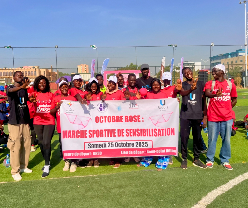 UReportChad's tweet photo. #UAction
Les U-Reporters de N’Djamena ont pris part à la grande marche “N’Djamena Rose” 🎗️ pour sensibiliser sur le cancer du sein et du col de l’utérus.

📲 Tu veux être informé(e) ou participer aux prochaines actions ? 👉 Rejoins notre chaîne WhatsApp: https://t.co/gJl3vnIc6A https://t.co/Sqm6PNVExk