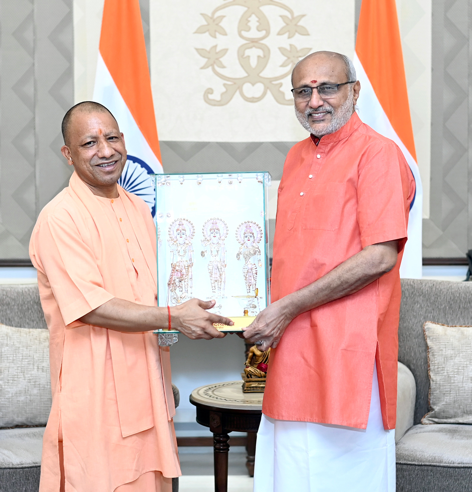 Yogi Adityanath (@myogiadityanath) on Twitter photo आज नई दिल्ली में माननीय उपराष्ट्रपति श्री सी.पी. राधाकृष्णन जी से शिष्टाचार भेंट की।
अपना अमूल्य समय प्रदान करने हेतु आपका हार्दिक आभार!
<a href="/VPIndia/">Vice-President of India</a> आज नई दिल्ली में माननीय उपराष्ट्रपति श्री सी.पी. राधाकृष्णन जी से शिष्टाचार भेंट की।
अपना अमूल्य समय प्रदान करने हेतु आपका हार्दिक आभार!
<a href="/VPIndia/">Vice-President of India</a>
