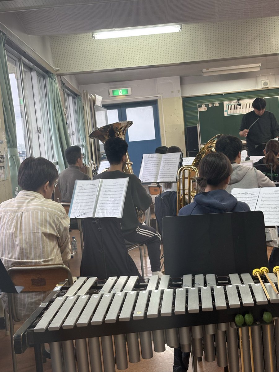 msbo_official's tweet photo. 来月の吹奏楽のつどいと明日のわんぱくスポーツDAYに向けて集中練習を行いました♫
明日わんぱくスポーツDAYに参加される皆さま、お楽しみに😊
#武蔵野シンフォニック・ブラス・オーケストラ #MSBO #吹奏楽 #吹奏楽のつどい #わんぱくスポーツDAY #三鷹 https://t.co/UxhaaNVwJL