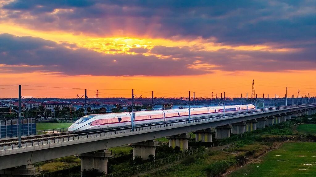 “十五五”时期，中国怎么干？
强基增效——构建现代化基础设施体系