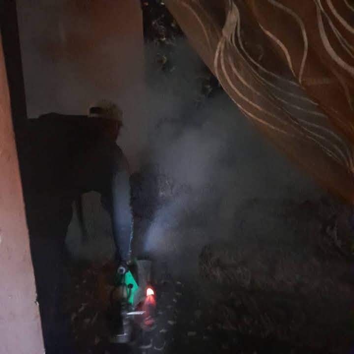 CarlosC64808313's tweet image. 🚫🦟 | Nuestras brigadas intensifican el #ControlVectorial en manzanas de riesgo de España Republicana.

Objetivo: Reducir poblaciones de mosquitos y prevenir enfermedades de forma proactiva.

La salud de la comunidad es nuestra prioridad.

#SaludPública #MatancerosEnVictoria