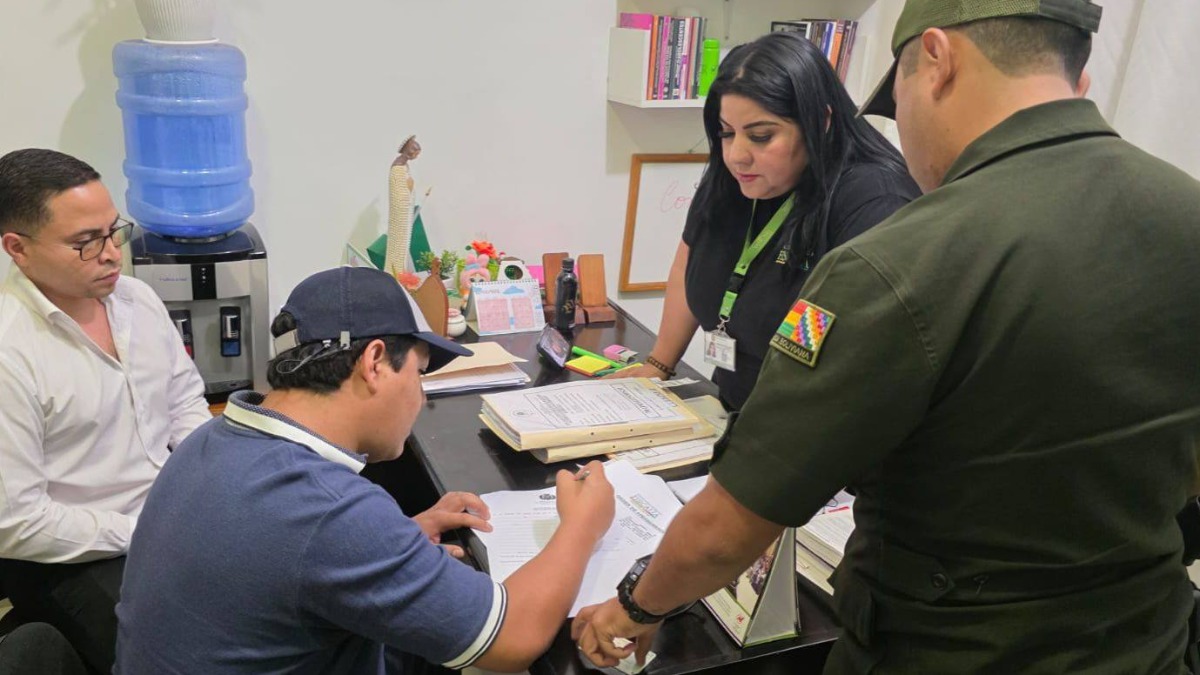 🔵 #GrupoFides | #ANF #Seguridad 𝐒𝐚𝐥𝐚 𝐏𝐞𝐧𝐚𝐥 𝐝𝐞 𝐒𝐚𝐧𝐭𝐚 𝐂𝐫𝐮𝐳 𝐜𝐢𝐞𝐫𝐫𝐚 𝐜𝐚𝐬𝐨 𝐜𝐨𝐧𝐭𝐫𝐚 𝐌𝐚𝐫𝐜𝐞𝐥𝐨 𝐀𝐫𝐜𝐞 𝐌𝐨𝐬𝐪𝐮𝐞𝐢𝐫𝐚 𝐝𝐞𝐧𝐮𝐧𝐜𝐢𝐚𝐝𝐨 𝐩𝐨𝐫 𝐯𝐢𝐨𝐥𝐞𝐧𝐜𝐢𝐚 𝐟𝐚𝐦𝐢𝐥𝐢𝐚𝐫
Lea la nota aquí 👉 acortar.link/VlJzac