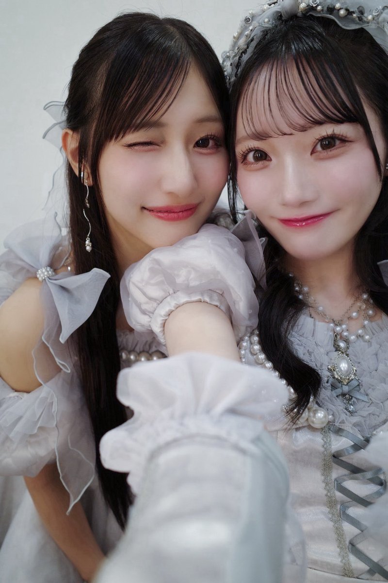 もえちゃんお誕生日おめでとうっ🎂

お誕生日の瞬間をいっしょに過ごせたことがほんっとうにうれしいよーー😭💗
昨日の「ずっとこうしていよう♪」はお祝いの気持ちを込めて近付いたの😻

もえちゃんいつもありがとう(;_;)✨
るんるんな一年になりますように🍀ﾀﾞｲｽｷっ🧚🏻‍♀️🧚🏻‍♀️
#蟹沢萌子生誕祭2025