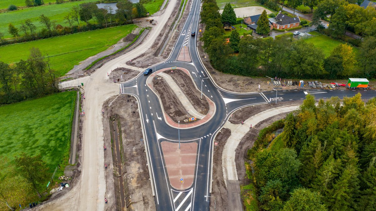 JetzeV's tweet photo. N358 Uterwei. Conform planning weer open voor alle verkeer 🚴‍♂️🚗 na 12-Daagse. 
13-10 t/m 24-10:
Ovonde It Langfal
https://t.co/cqTUD0nAV6…

#BAMinjouwbuurt #ProvinsjeFryslân #ProvincieFryslân https://t.co/R6psGO236q