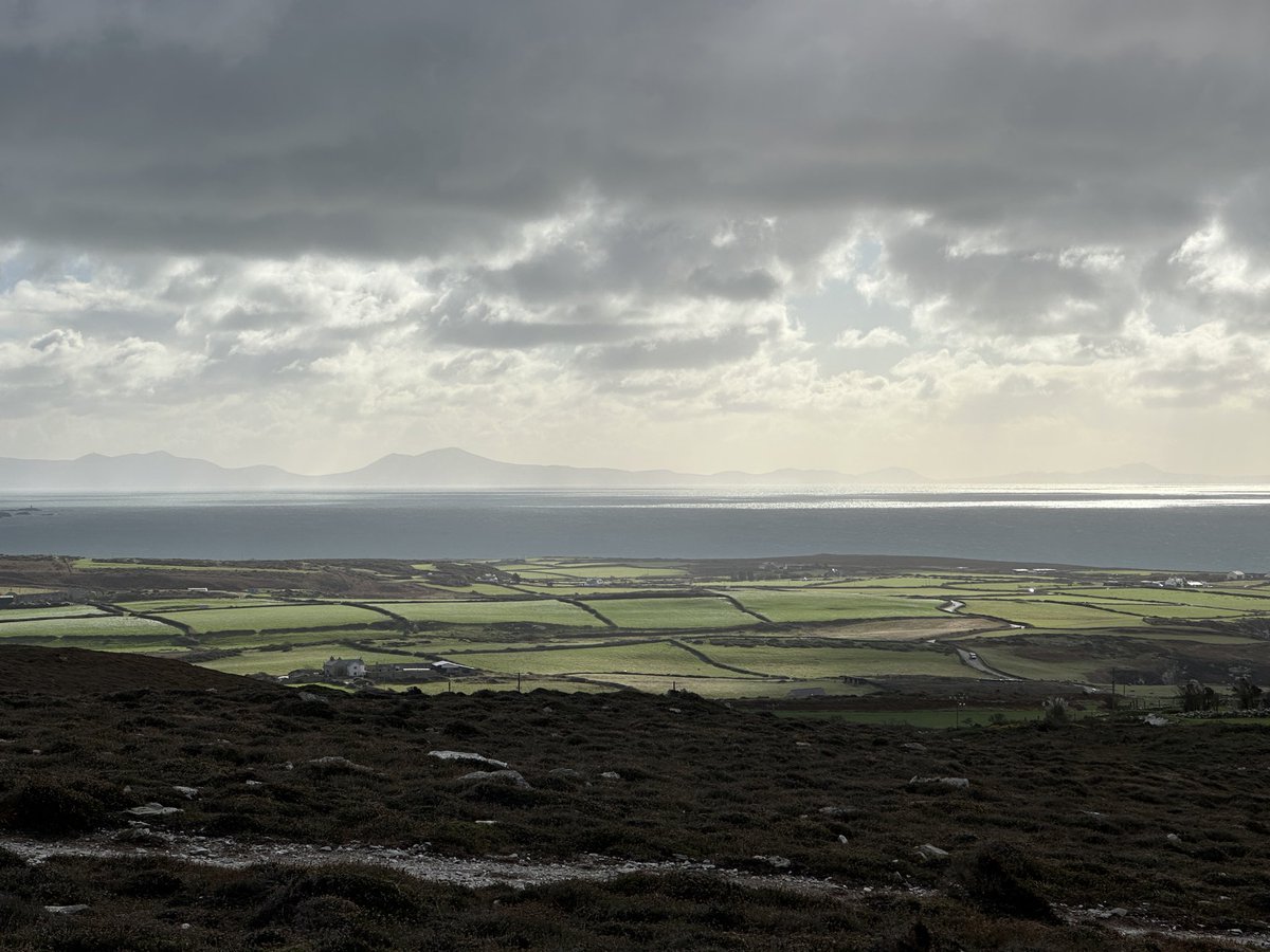 ManelRoura's tweet image. My walk this morning…a 5 mile family circular route at Holyhead #Anglesey with awesome views and unexpectedly good weather. #Wales