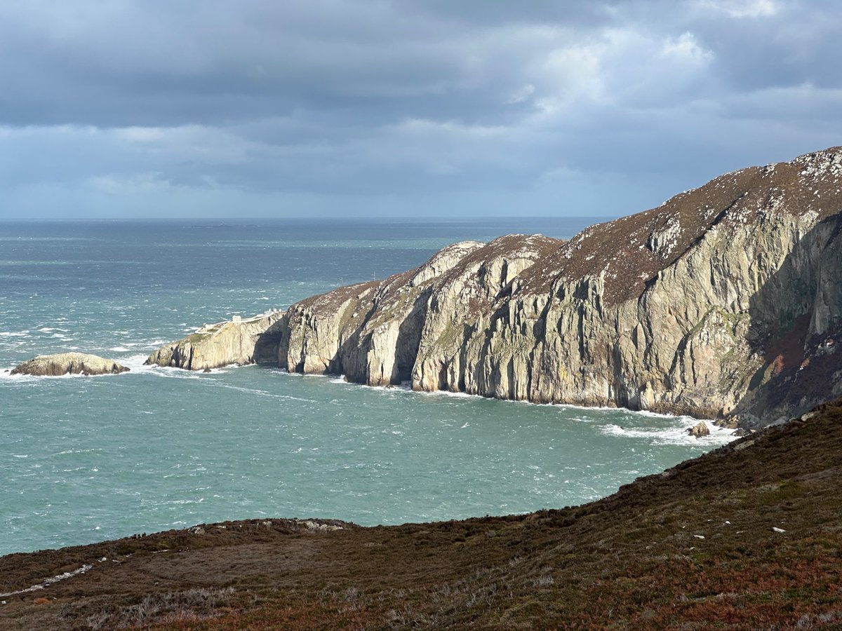 ManelRoura's tweet image. My walk this morning…a 5 mile family circular route at Holyhead #Anglesey with awesome views and unexpectedly good weather. #Wales