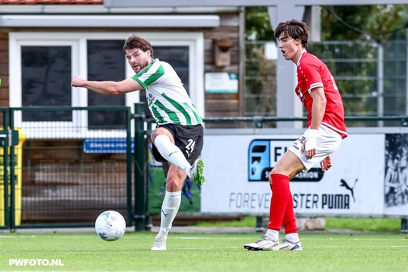 HarkemaseBoys's tweet photo. Einde wedstrijd. We verliezen tegen Genemuiden.
#genhar 2-1 https://t.co/oqdHxVOj4F