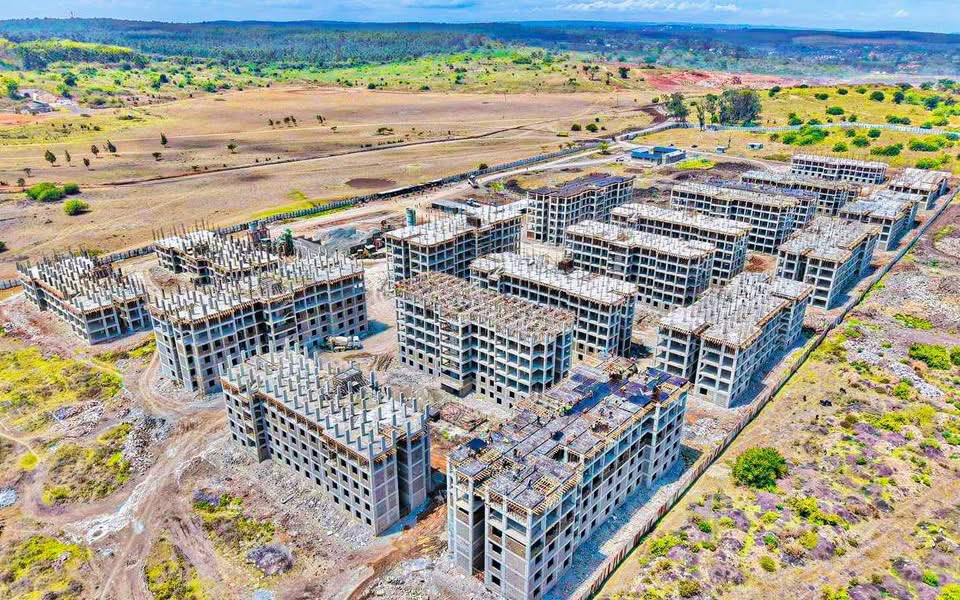 Disembe's tweet photo. Ngong Town Affordable Housing. Early years of Project Singapore. Kumi bila Break. https://t.co/tRuc6LkllU