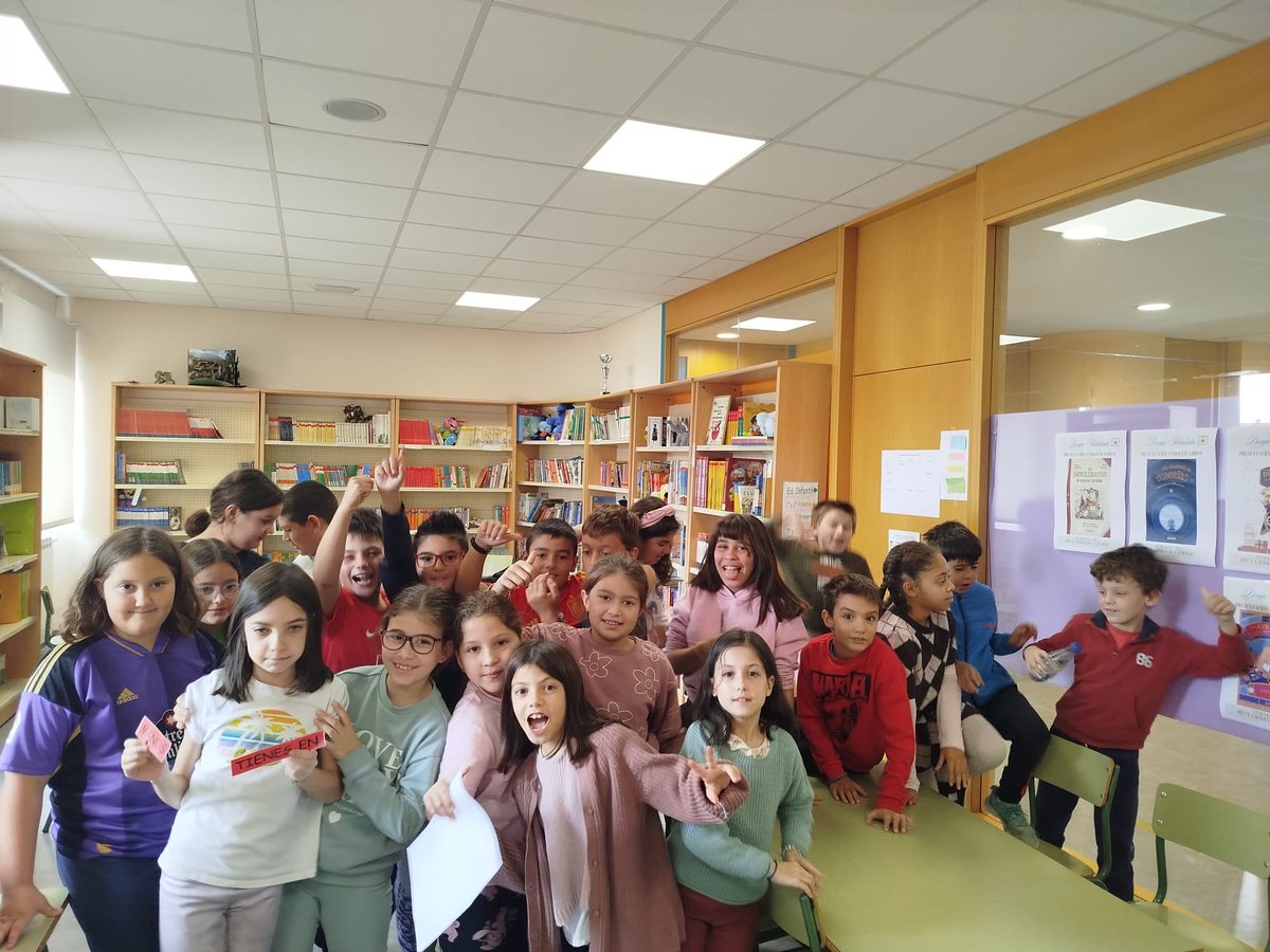 📚🎉 ¡Celebramos el Día de la Biblioteca por todo lo alto! Nuestro alumnado disfrutó de un emocionante escape room entre libros, pistas y mucha diversión. #DíaDeLaBiblioteca #AprenderJugando #yosoydelelvira #megustamicole #puedescontarconmigo