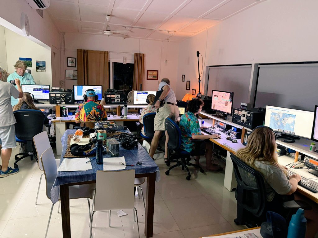 Ham Radio World tweet media