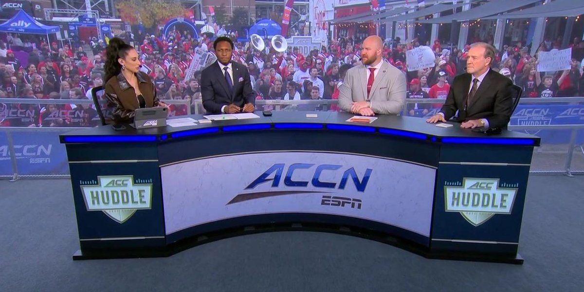 Today is the ACC Huddle's first trip to Louisville. Great crowd for <a href="/TaylorTannebaum/">Taylor Tannebaum</a> <a href="/EddieRoyalWR/">Eddie Royal</a> <a href="/EricMacLain/">Eric Mac Lain</a> and Jimbo Fisher now on <a href="/accnetwork/">ACC Network</a>.

🏈 No. 19 <a href="/LouisvilleFB/">Louisville Football</a> hosts Boston College tonight (730p ET) on ACCN