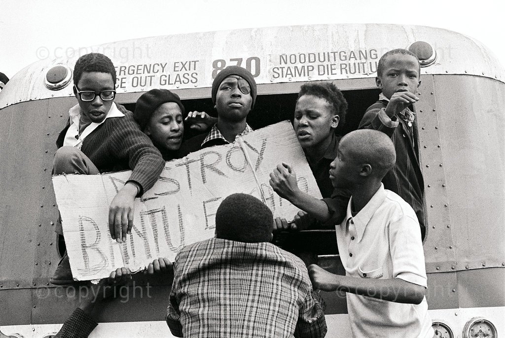 History ZAR (@historysazar) on Twitter photo After June 1976, the youth increasingly played an important role in the liberation struggle. Not to be deterred by anyone or anything, they would fill up busses on their way to funerals and demonstrations in the seventies and eighties. Students hanging out of buses like these After June 1976, the youth increasingly played an important role in the liberation struggle. Not to be deterred by anyone or anything, they would fill up busses on their way to funerals and demonstrations in the seventies and eighties. Students hanging out of buses like these