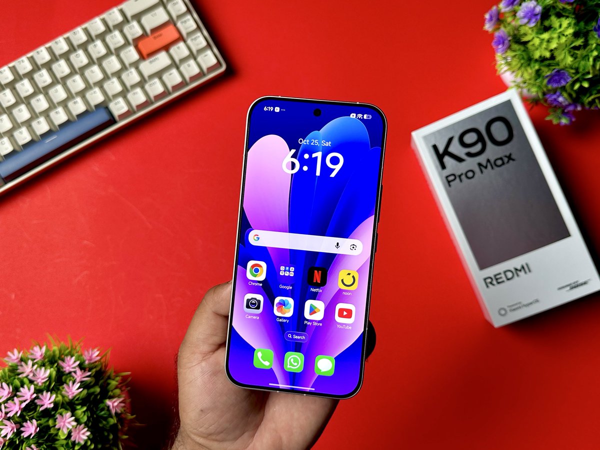 SalimBabaTech's tweet image. Redmi K90 Pro Max has arrived in Dubai! 🇦🇪📦
Will Redmi launch it globally, especially in India? 🇮🇳🤔
In my opinion, the price is on the higher side 3999 RMB (₹49K)

Powered by Snapdragon 8 Elite (Gen 5) ⚡📱
Premium design flagship specs
#RedmiK90ProMax #Redmi #Snapdragon8Elite