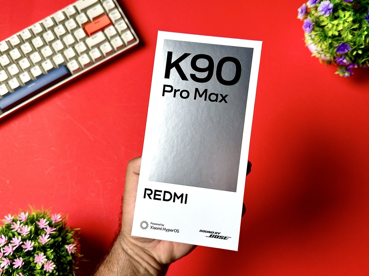 SalimBabaTech's tweet image. Redmi K90 Pro Max has arrived in Dubai! 🇦🇪📦
Will Redmi launch it globally, especially in India? 🇮🇳🤔
In my opinion, the price is on the higher side 3999 RMB (₹49K)

Powered by Snapdragon 8 Elite (Gen 5) ⚡📱
Premium design flagship specs
#RedmiK90ProMax #Redmi #Snapdragon8Elite