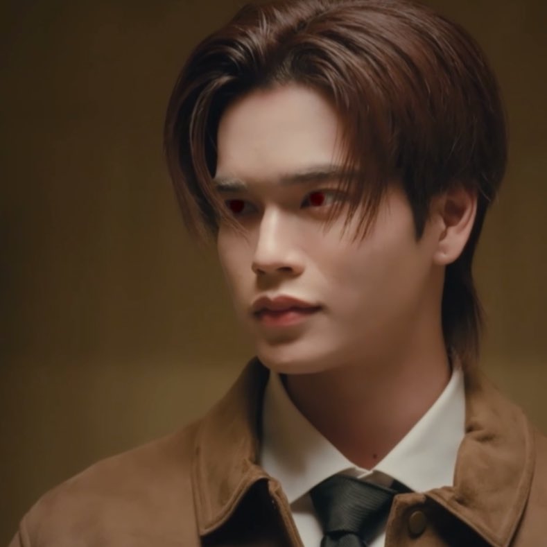 เจ้าเชื่อเรื่องมนุษย์หมาป่าจะรักกับแวมไพร์ได้มั้ย