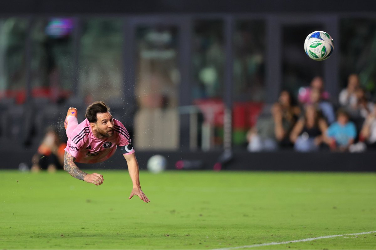 schadjoe's tweet photo. Messi scores on a header in Inter Miami’s defeat of Nashville SC

📸: Sam Navarro, Imagn https://t.co/BnWq7SnpL7