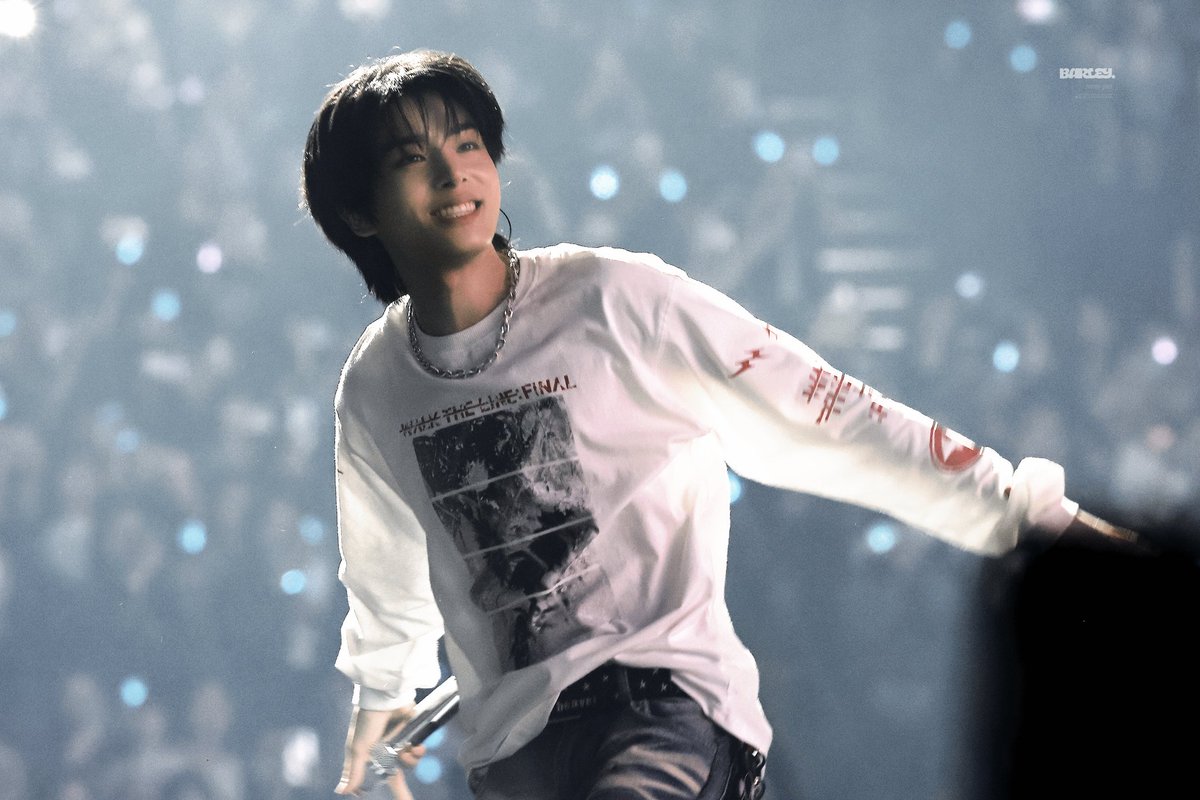 𝙗𝙖𝙧𝙡𝙚𝙮. tweet media