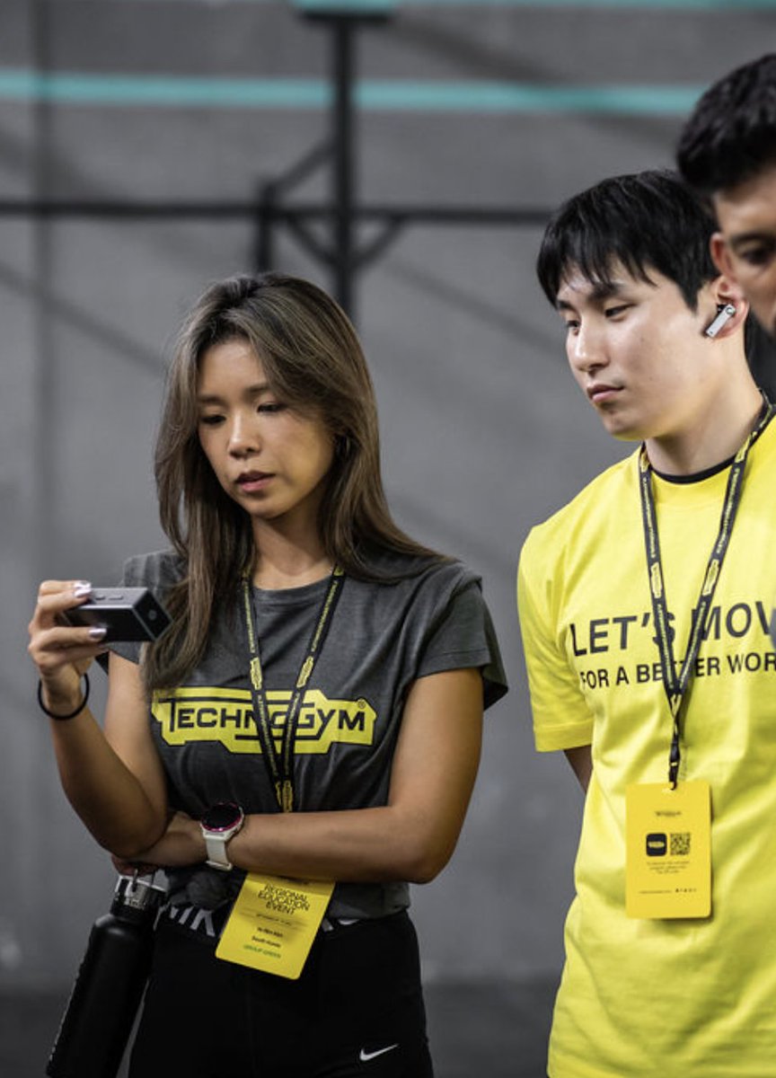 TimekettleTech's tweet image. We came together in Bali for a shared love of wellness.
Different languages, one goal — to move, to connect, to grow.
Proud that Timekettle X1 helped every voice be heard. 🤝💬

#Timekettle #TimekettleX1 #translationservice