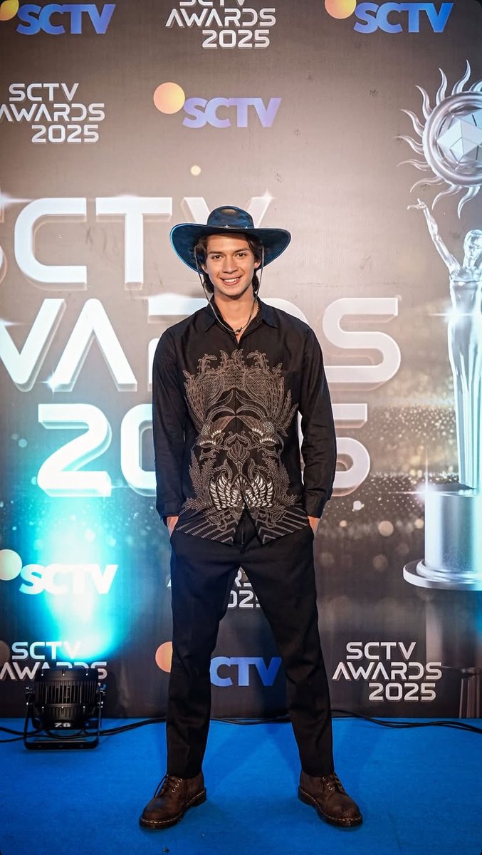 bismillah ya dekk🥹❤️

LET MOHAN SHINE
#AllowMohanAttend