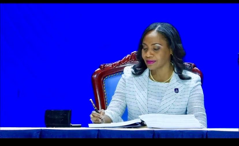 ShornaKayR's tweet photo. I was honoured to sign today the landmark UN Convention Against Cybercrime on behalf of the Government of Jamaica 🇯🇲 at the Signing Ceremony and High-Level Conference hosted by Viet Nam in Hanoi—a milestone achievement for global digital governance. https://t.co/KOlzTR1iOK