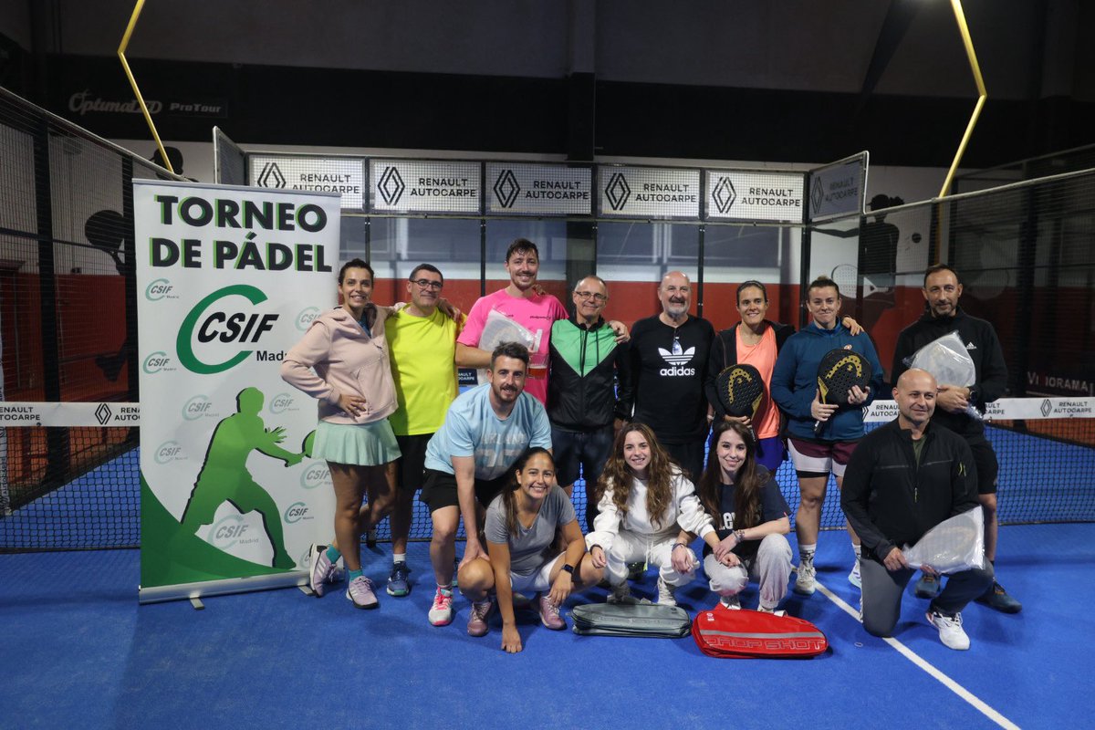 CSIF_UAMadrid's tweet image. 🎾 Tras una intensa mañana de juegos, sets y partidos, los ganadores y finalistas han recibido los premios de mano del presidente de @CSIF_UAMadrid.
👏🏼 Esta nueva convocatoria de nuestro Torneo de Pádel, celebrado en @PadelIndoorAlca, ha vuelto a ser un éxito de participación.