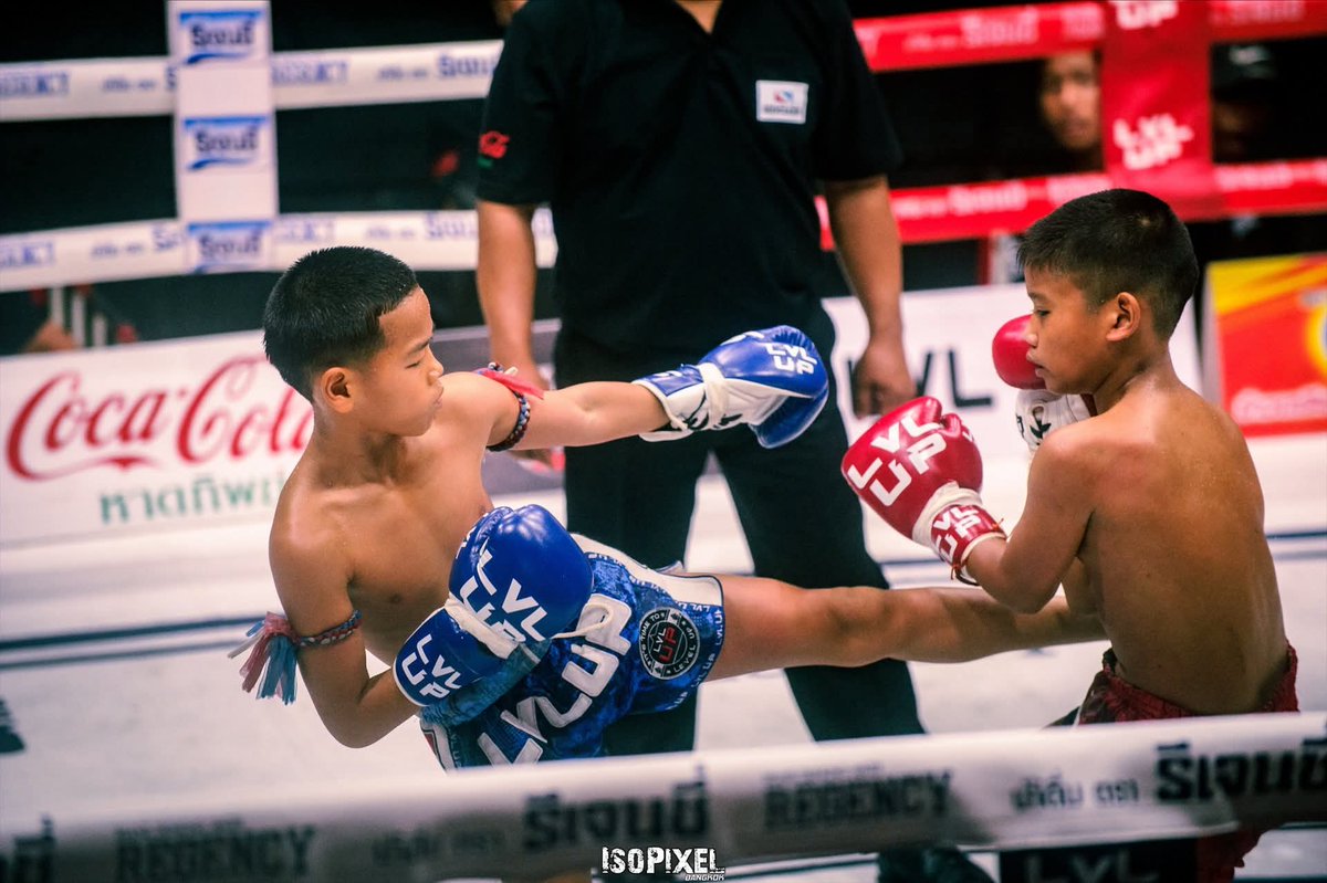 htcwayne2k's tweet photo. My first time at Muay Thai stadium as photographer.  Preview pics. 
#muaythai #bangkok #thailand https://t.co/lkB5Au9Yfs