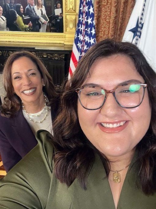 StandUpForTrmp's tweet image. 🚨BREAKING: Democrat activist Olivia Julianna is threatening to go on a hunger strike until USAID is restored.
Thoughts?