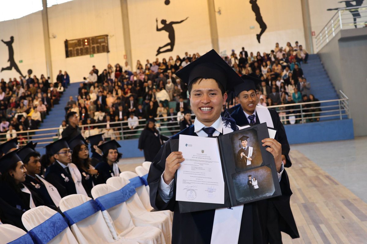 SUCREInstituto's tweet photo. 🎓✨ ¡Orgullo ISU Sucre!
Ayer celebramos la Graduación Promoción 2025 💙🤍
Un día lleno de emoción, metas cumplidas y nuevos comienzos 🌟
👩🎓👨🎓 ¡Felicidades, profesionales ISU!
El futuro es suyo 💪🚀
#GraduaciónISUSucre2025 #OrgulloISU #Promoción2025 https://t.co/BmGsBVbJK5