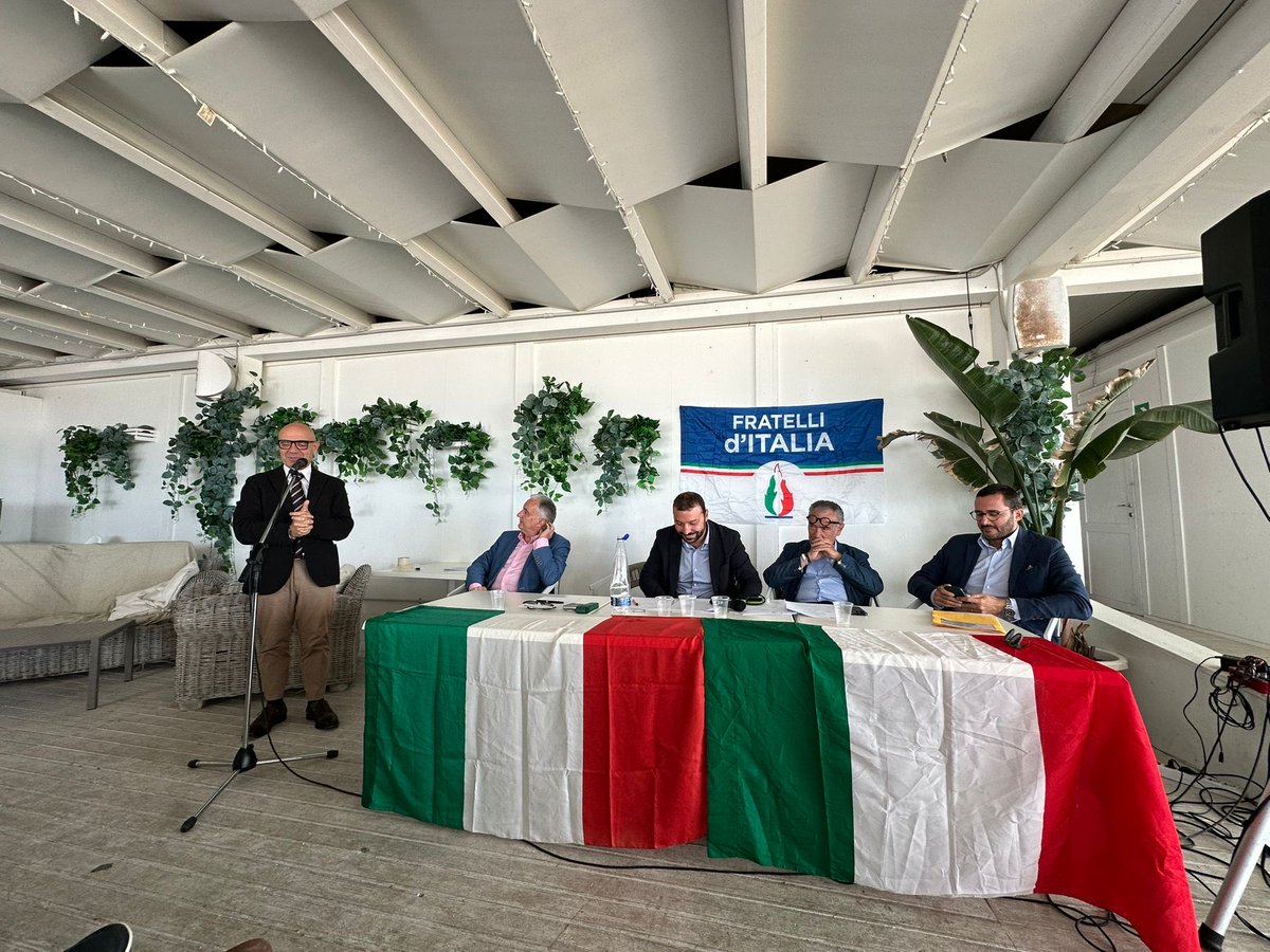 Con grande soddisfazione accogliamo la riconferma di Leo Torre alla guida della comunità: un segno di fiducia, continuità e impegno condiviso per la crescita di Erice.
Siamo pronti ad affrontare con entusiasmo e responsabilità le prossime elezioni amministrative.