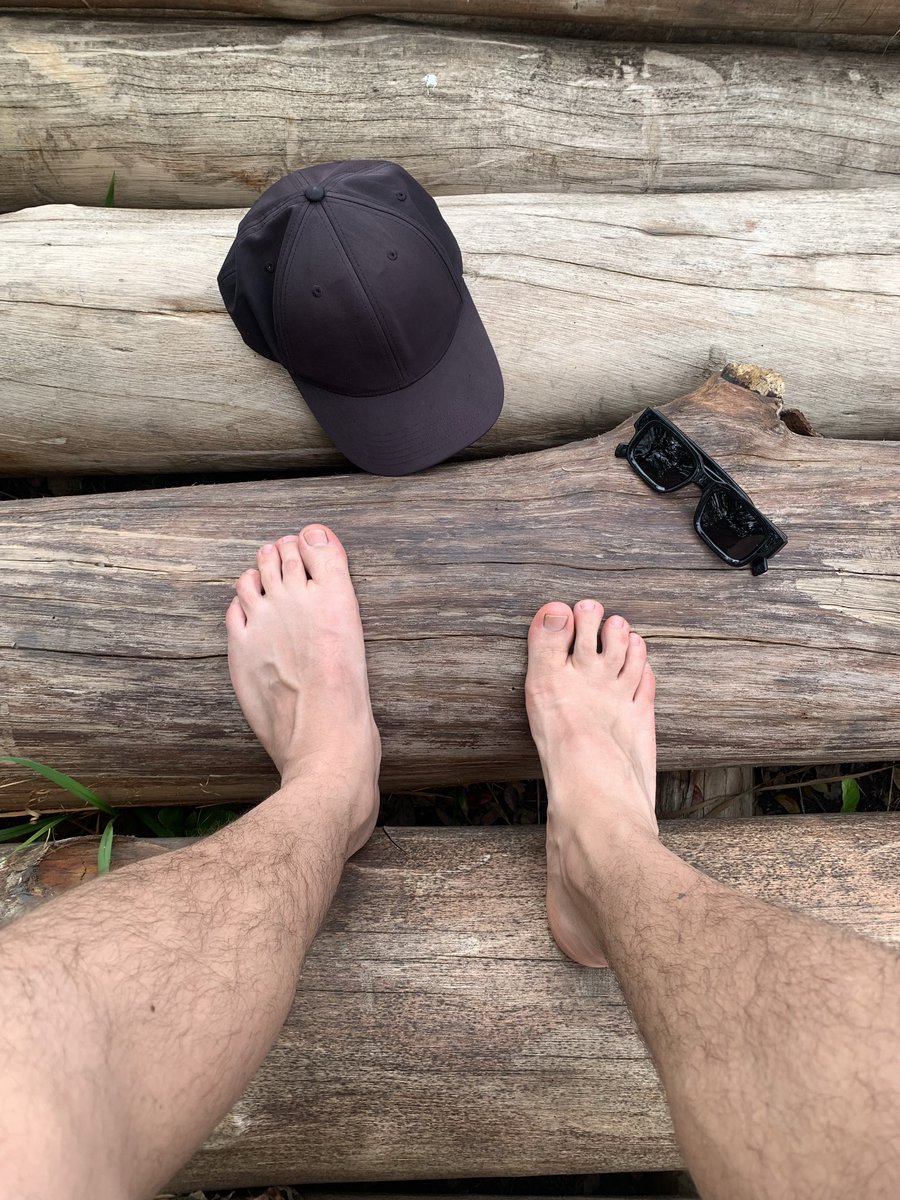 Flacoacm's tweet photo. Escapada al natural…
🦶🏻👣
#patas #pies #piesdehombre #patasdemacho #pataspeludas #feet #feetmale #feetfetısh #feetworshi̇p https://t.co/OODfi1vNUP