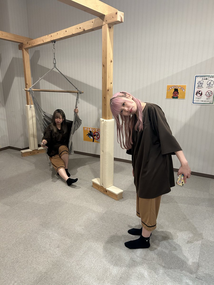 本日は四日市ゆうゆう会館さんでのライブありがとうございました🎤
じゃけん大会や特典会で沢山の方に来て頂けて嬉しい限りです❤️🖤💙

そして‼️
ゆうゆう会館さん♨️とても綺麗で素敵なお風呂屋さんなのでオススメです♨️

みんなが撮ってる所をお楽しみ下さい(笑)