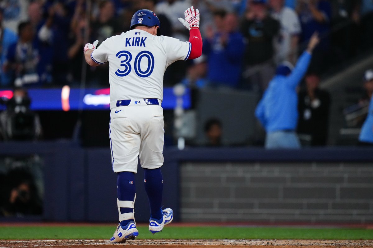 MLB HISTORY FOR CAPTAIN KIRK! 

🇲🇽 Kirky is the FIRST Mexican-born player to hit a homer in the #WorldSeries