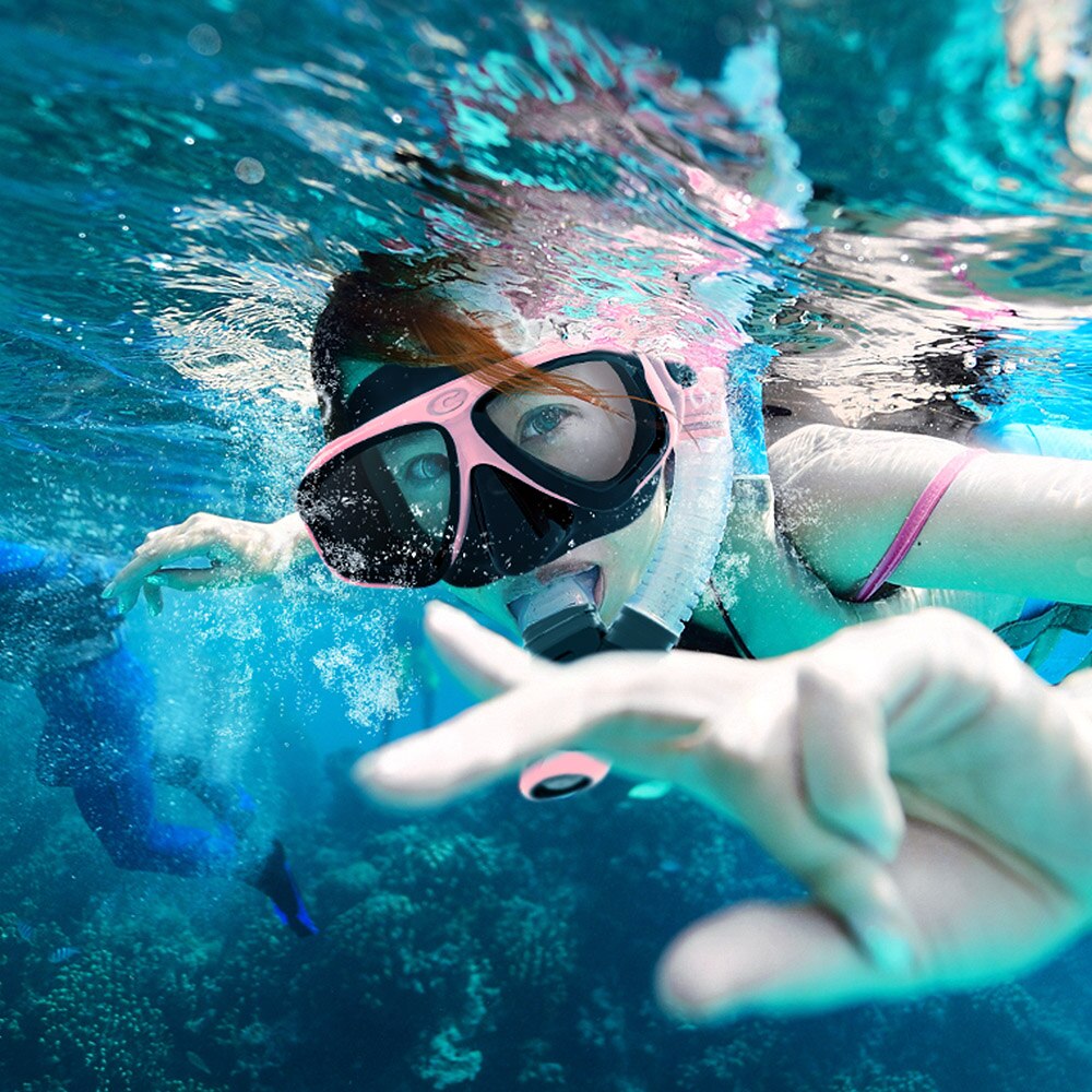 UnicunShop's tweet image. Ready to explore the deep blue? 🐠 Our Professional Snorkeling Set gives you panoramic views &amp;amp; easy breathing!  No more fishy faces underwater. 😉 Dive in! unicun.com/product/https-… 🤿 #Snorkeling #BeachLife #SummerFun