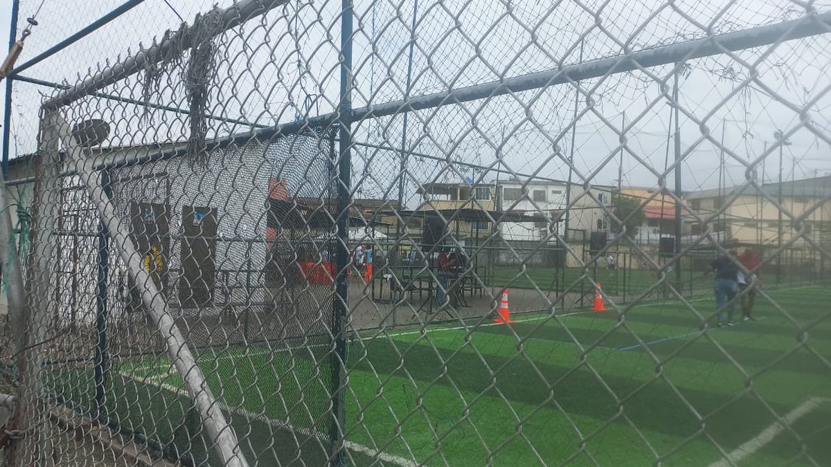 albaycian's tweet image. Querido @aquilesalvarez le suplico ordenar a Justicia y Vigilancia que controle el ruido excesivo en Urdenor 1
Este local funciona de lunes a domingo desde las 7 am hasta las 4am haciendo ruido excesivo descomunal. Tenemos a niños con autismo, aquí nadie puede descansar un minuto