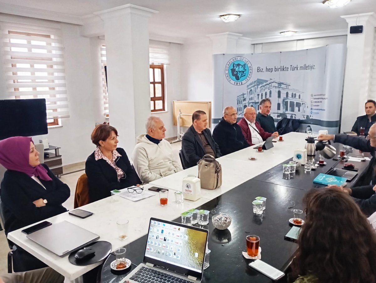 Kuşlukta Yazarlar tweet media