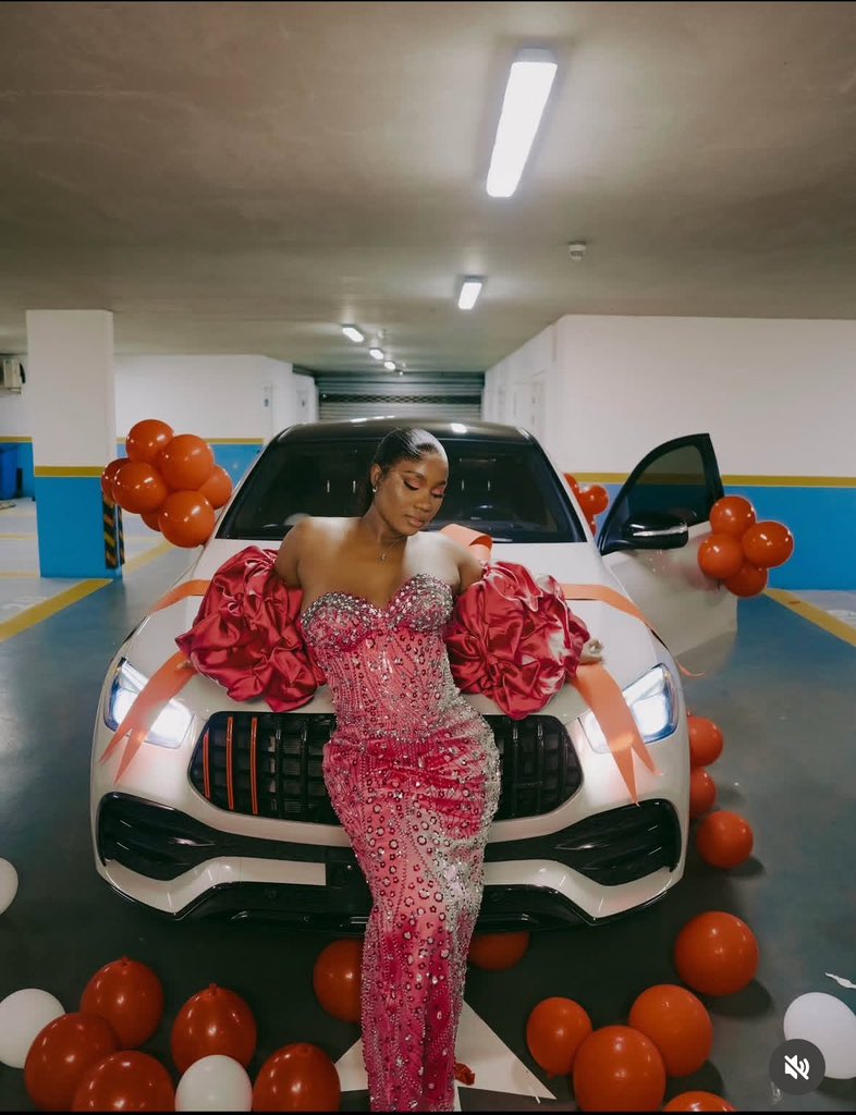 thebigdammy's tweet image. i need a man that can buy me benz for my birthday 🥹