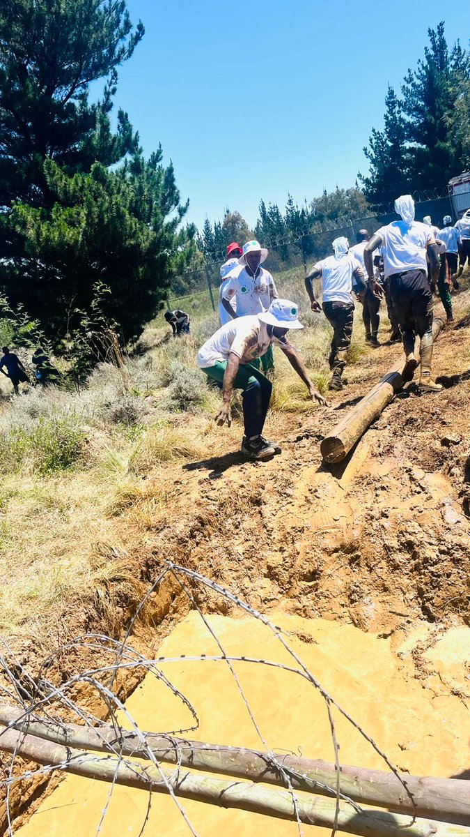 LESOTHOPOSTBANK's tweet photo. ๐๐ก๐๐ญ ๐ ๐๐๐ฒ ๐๐จ ๐๐๐ฆ๐๐ฆ๐๐๐ซ!
LPB Team brought the energy and the heart to Civil Military Activities - unforgettable moments, unstoppable spirits!
#LesothoPostBank #TheOnlyBasothoBank #TeamLPB https://t.co/KfoHEEpCVu