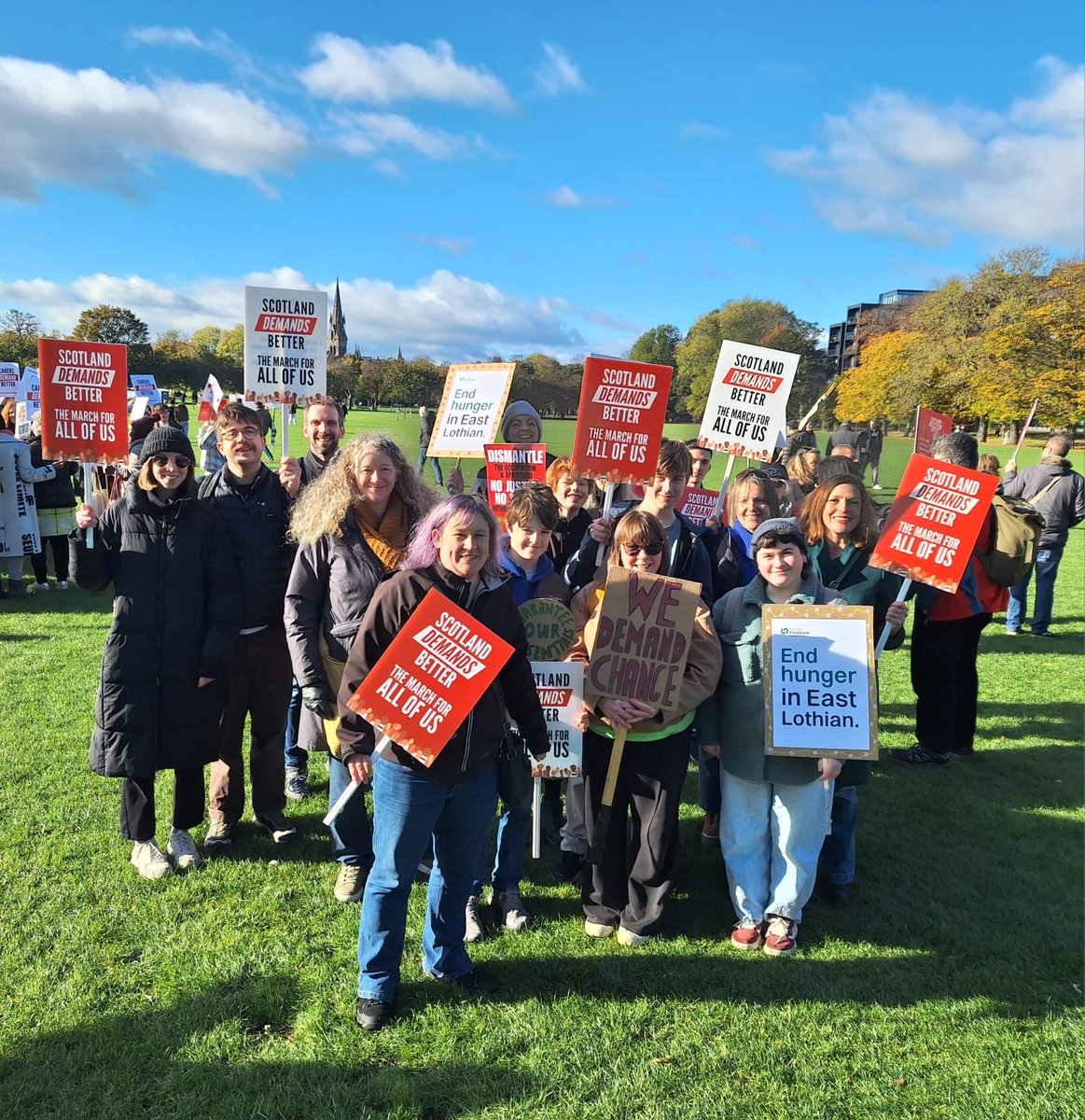 TrussellScot's tweet image. Today we joined thousands in #Edinburgh to demand better jobs, better investment in life’s essentials and better social security. 
#ScotlandDemandsBetter
#WeDemandBetter