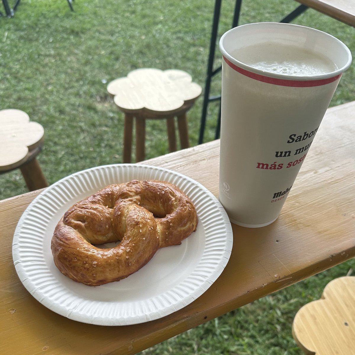 Отмахал пешком свою честную десяточку, теперь можно устроить обед чемпионов