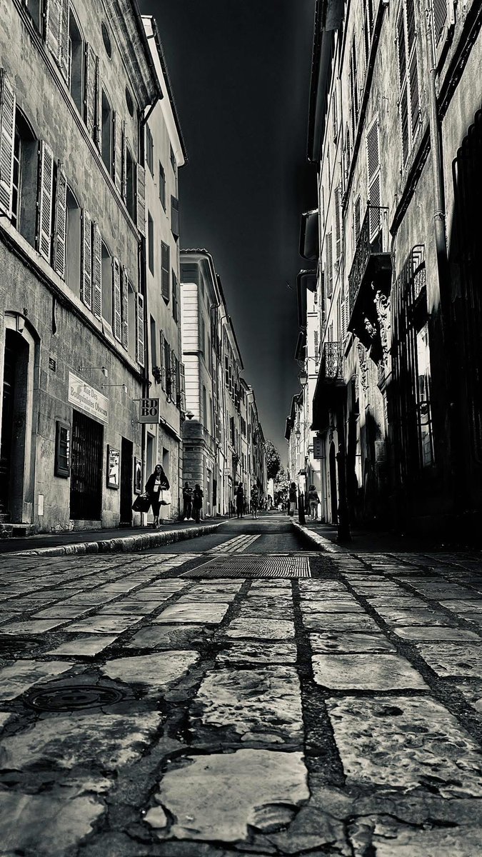 kldkmlldyn1's tweet image. أنَ گنَتُمَ لاَ تأَتَونَ !،، لمَاذا الدَربُ …؟