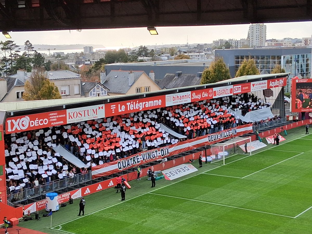 Nicolas Blanzat (@nblanzat) on Twitter photo Tifo des UB90 et CU01 avant Brest - PSG
#SB29 #SB29PSG Tifo des UB90 et CU01 avant Brest - PSG
#SB29 #SB29PSG