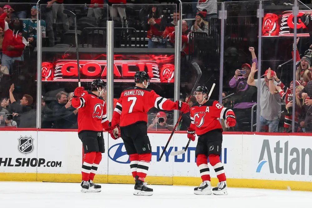 🚨 NEW for #DOTR 🚨

Dougie Hamilton led the way in the #NJDevils' 3-1 win over the Sharks to help extend the winning streak to 7 games. 

Free post 🔓. Link 🔗: devilsontherush.substack.com/p/devils-win-s…