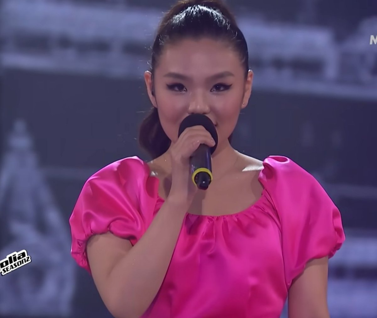 Энэ охин нээрээ хаачсан бэ? Нэлээн явах байх даа гэж бодож байсан шинэ авьяастай залуучууд Болдын Б продакшин руу хар нүх рүү орж байгаа юм шиг л алга болчих юм?