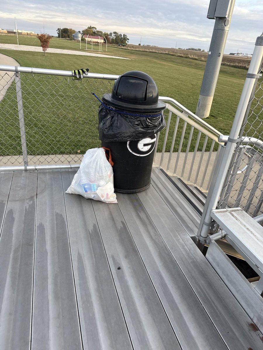 northpolkcomets's tweet image. Shout out to our football program and student section after last nights game. 

The locker room was spotless and the stands were cleaned up. 

Things like these speak volumes. 

The Gilbert AD was very complimentary of this! 

Proud to be a Comet!

#GoComets