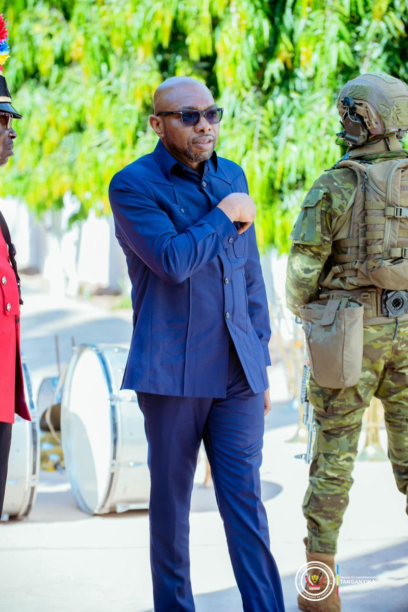 dibwechadrack1's tweet photo. Faux , il y a pas eu perquisition au domicile du Sénateur @DanyBANZAMALOBA , les ennemis sont juste affolé à cause de l’annonce de son retour , le sénateur reste et restera loyal au chef de l’État S.E  Félix Antoine Tshisekedi. Rendez-vous le 5.11.2025 https://t.co/4t3TEXESdL