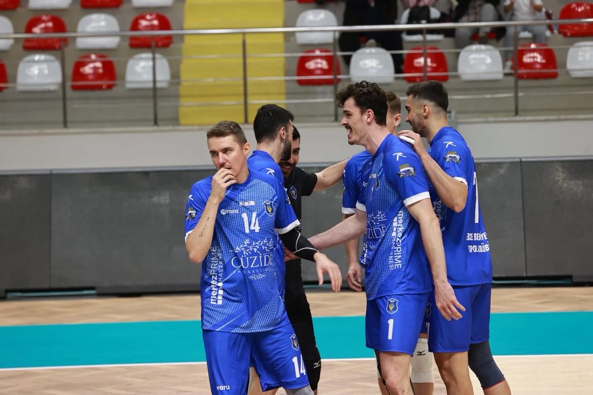 Gebze, ligdeki ilk maçını Bursa BBSK karşısında kazandı. 

MS: 0-3 
18-25/21-25/21-25

En Skorerler 
Osmany Uriarte - 14 
Miguel Gutierrez  - 15