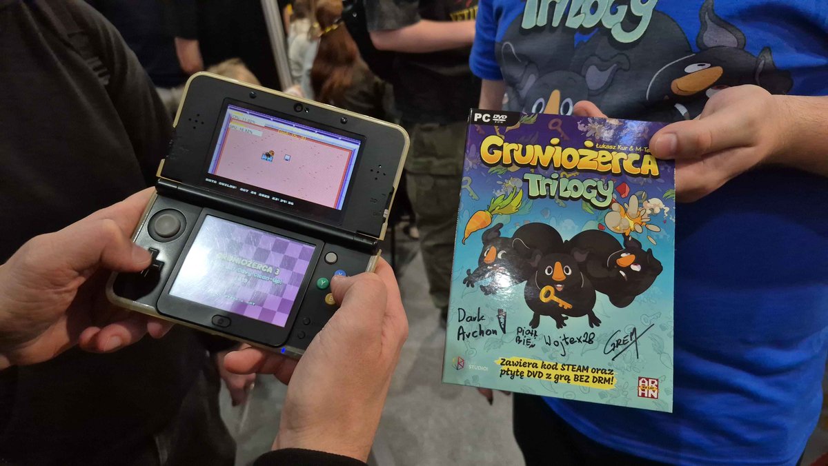 TehFridge tweet media