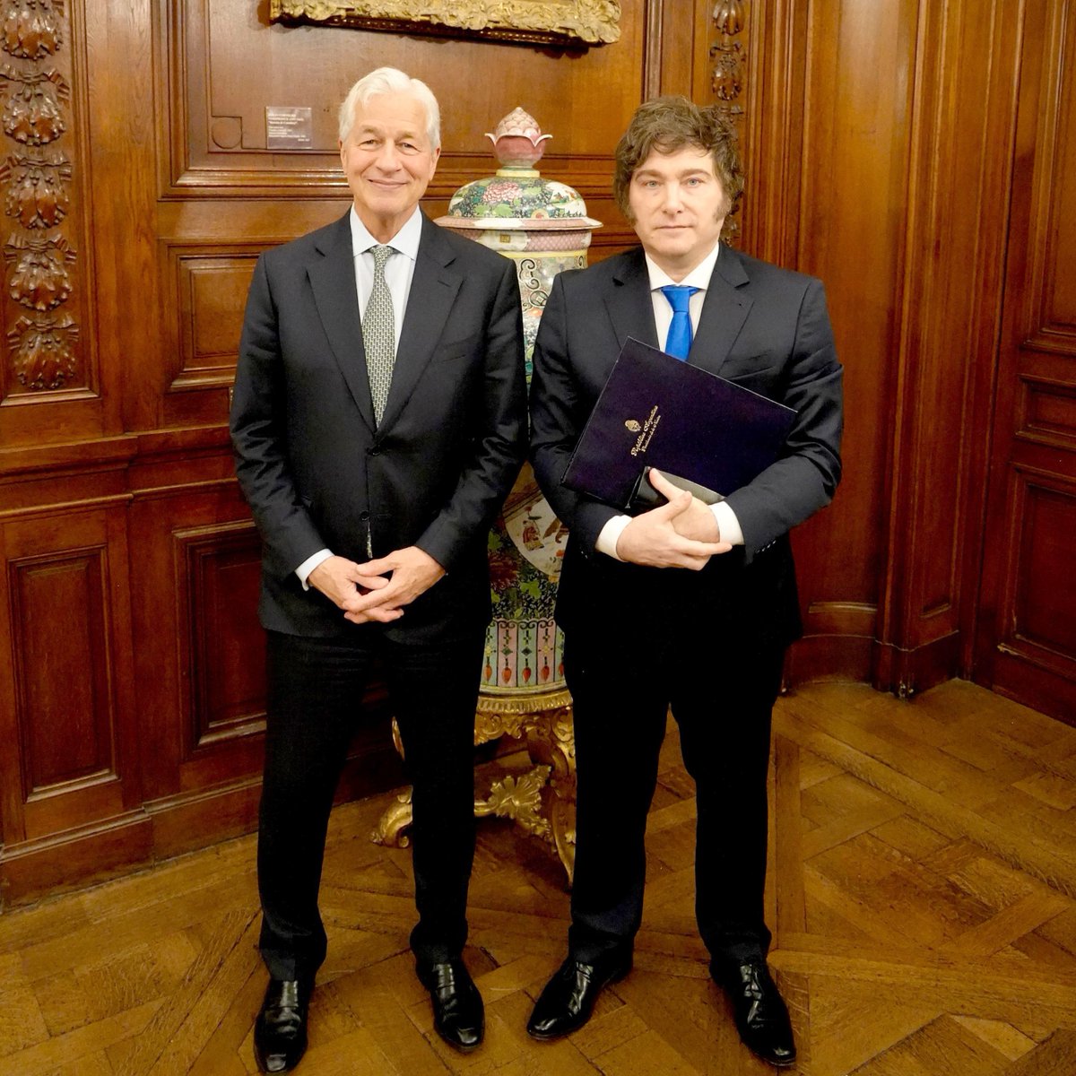 SENADORA DE EE.UU. ADVIERTE AL JP MORGAN POR EL RESCATE A LA ARGENTINA

Elizabeth Warren envió una carta a Jamie Dimon y a otros bancos para exigir que no usen fondos de los contribuyentes estadounidenses en el respaldo financiero de US$ 20.000 millones impulsado por el gobierno